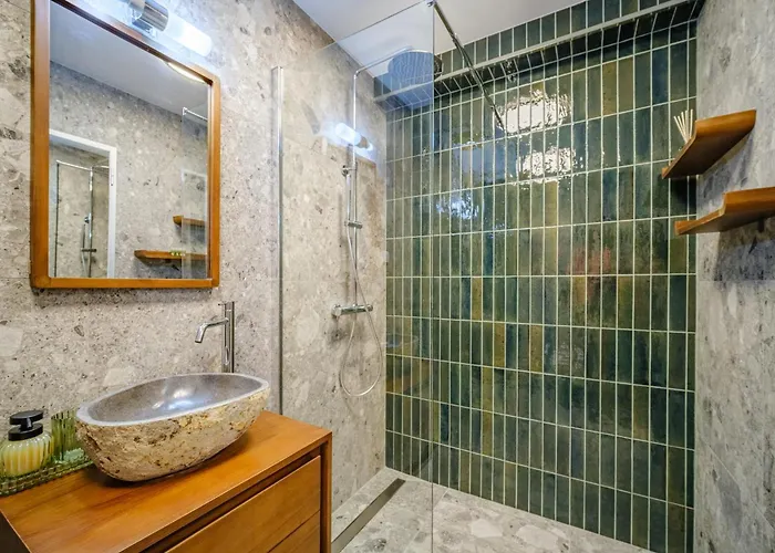 Bellaviastay, Flat Thalassa 1bd דירה