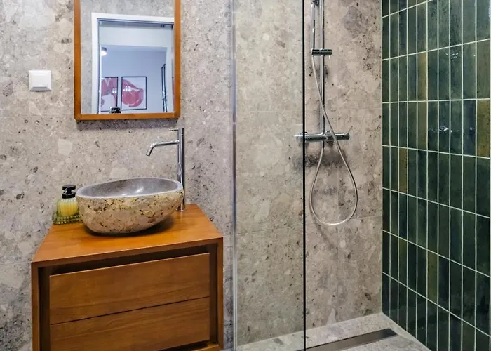 Bellaviastay, Flat Thalassa 1bd דירה סוזופול